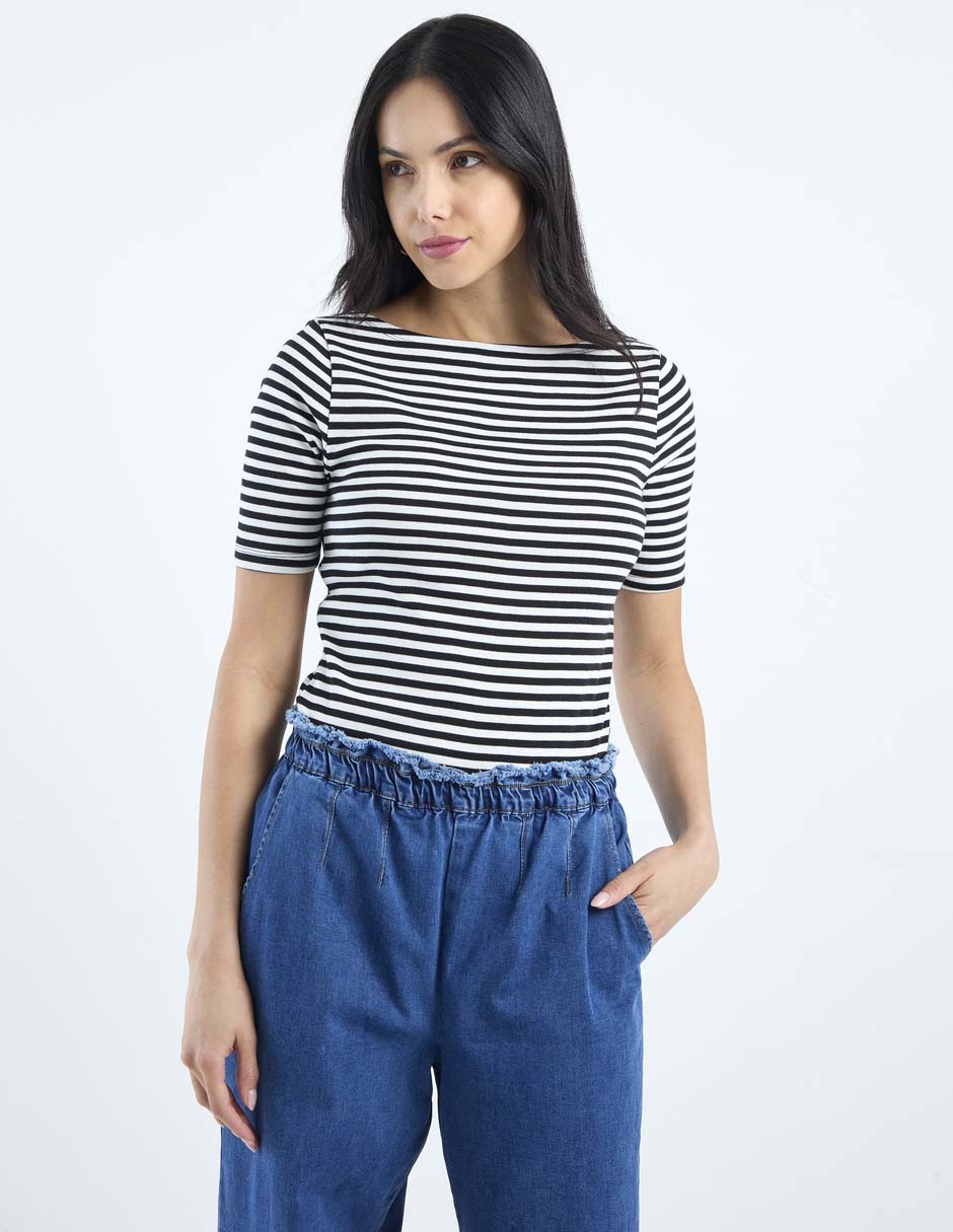 Playera manga corta cuello redondo para mujer