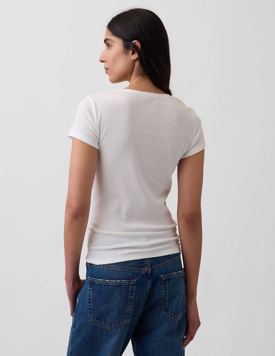 Playera manga corta cuello cuadrado para mujer 3