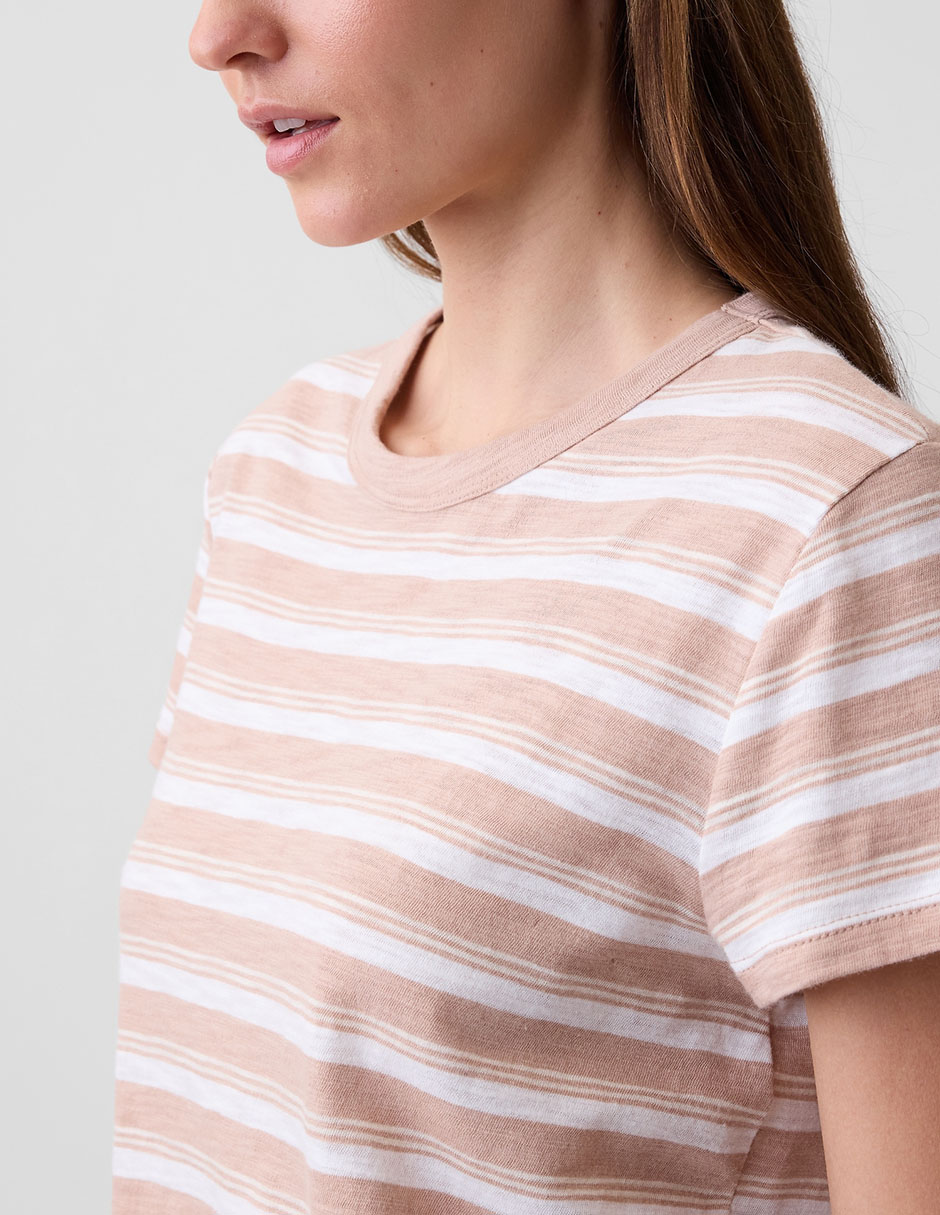 Playera GAP manga corta cuello redondo para mujer