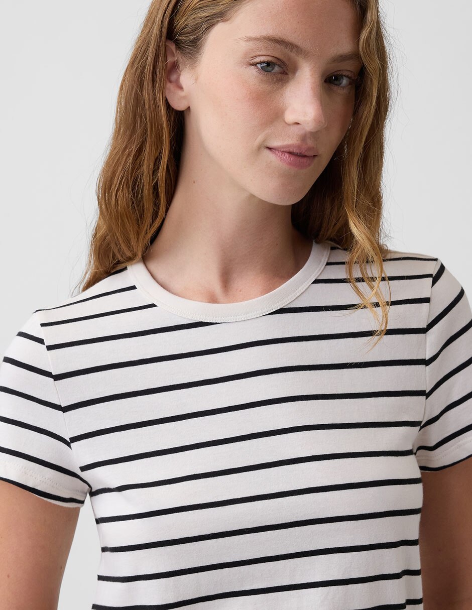 Playera manga corta cuello redondo para mujer 4